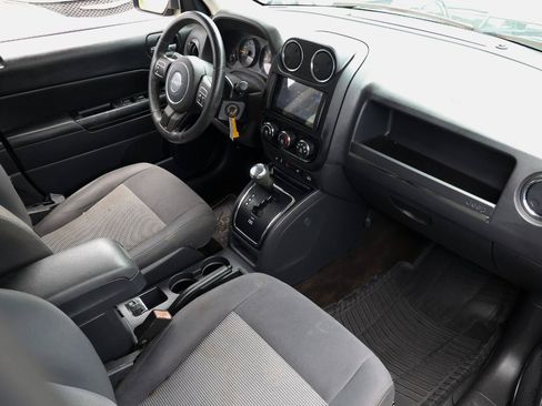 Used 2016 Jeep Patriot Latitude AWD/4WD image 16