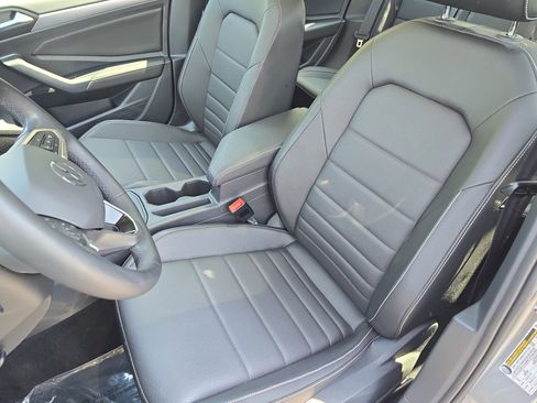 Certified 2022 Volkswagen Jetta SE FWD image 14