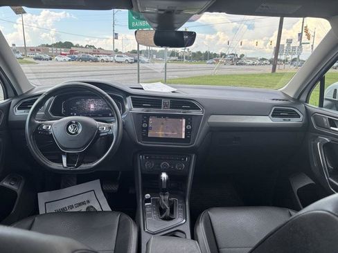 Used 2021 Volkswagen Tiguan SEL FWD image 9