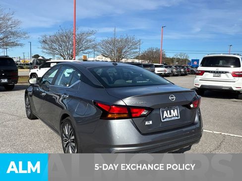 Used 2024 Nissan Altima 2.5 SV image 3