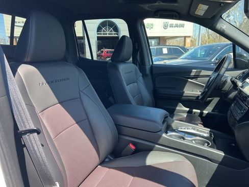 Used 2025 Honda Ridgeline Black Edition image 28