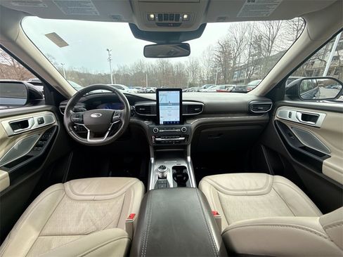 Used 2020 Ford Explorer Platinum w/ Premium Technology Package image 23