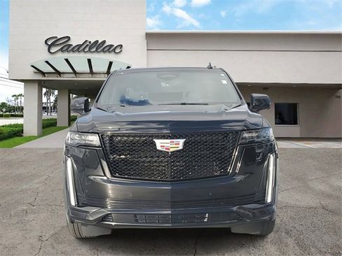 Used 2023 Cadillac Escalade ESV Sport w/ Touring Package image 8