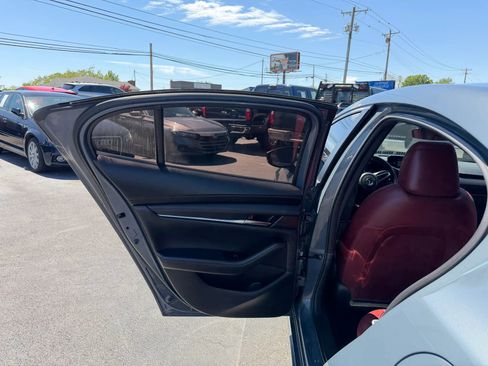 Used 2023 MAZDA MAZDA3 s FWD image 34