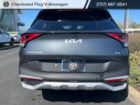 Used 2023 Kia Sportage LX image 10