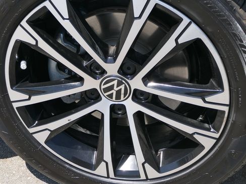 Used 2025 Volkswagen Jetta Sport FWD image 9
