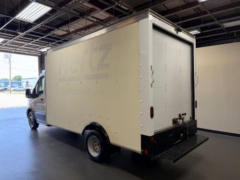 Used 2022 Ford Transit 350 DRW RWD image 2