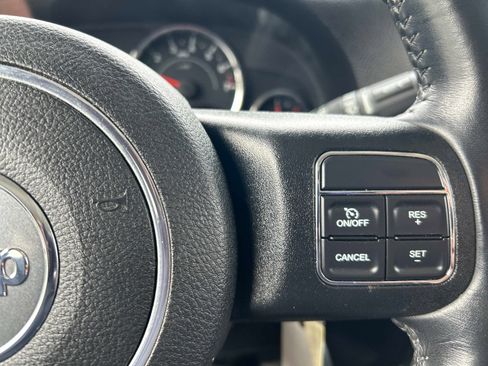 Used 2015 Jeep Wrangler Unlimited Sahara w/ Connectivity Group image 25