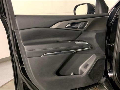 Used 2024 Chevrolet Traverse LT FWD image 24