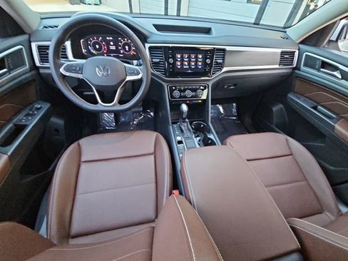 Used 2023 Volkswagen Atlas SE w/ Black Wheel Package image 14