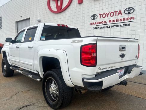 Used 2018 Chevrolet Silverado 1500 LT w/ All Star Edition image 3