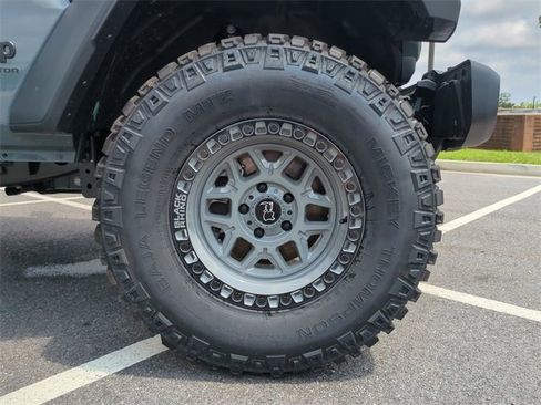 New 2025 Jeep Gladiator Sport image 11