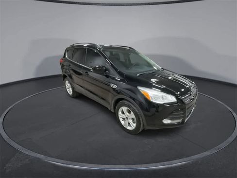 Used 2016 Ford Escape SE w/ Equipment Group 201A image 2
