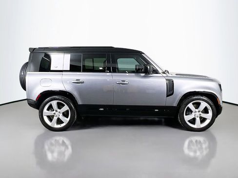 Used 2024 Land Rover Defender 110 X-Dynamic SE AWD/4WD image 4