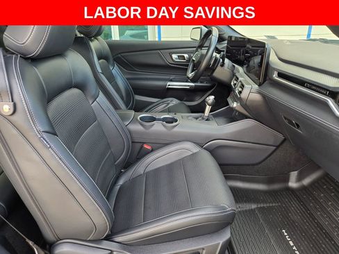 Used 2025 Ford Mustang GT Premium RWD image 24