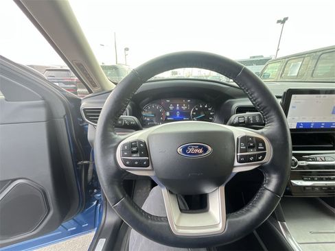 Used 2022 Ford Explorer Limited w/ Equipment Group 301A image 14