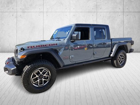 Used 2025 Jeep Gladiator Rubicon w/ Convenience Group image 3