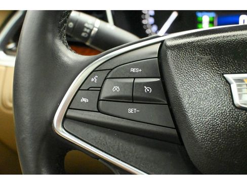 Used 2018 Cadillac XT5 Luxury w/ Driver Awareness Package image 38