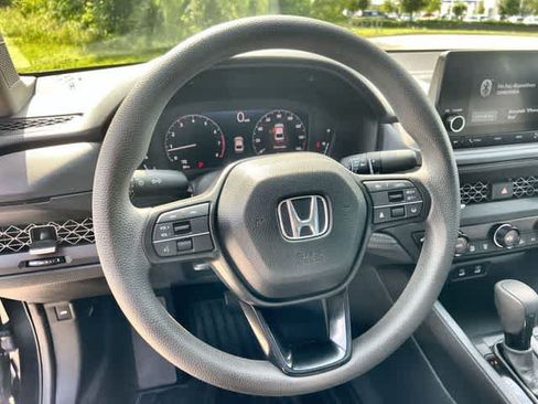 Certified 2025 Honda Accord SE image 17