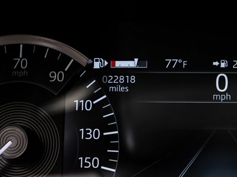 Used 2023 Land Rover Range Rover Velar R-Dynamic S image 24