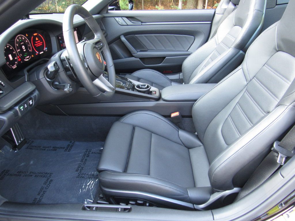 Certified 2026 Porsche 911 Targa 4 GTS AWD/4WD image 5