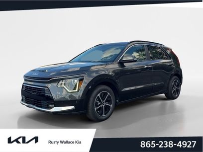 New 2025 Kia Niro SX