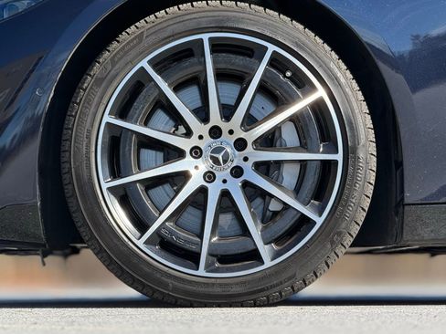 Used 2022 Mercedes-Benz EQS 580 580 w/ Exclusive Trim Package image 17