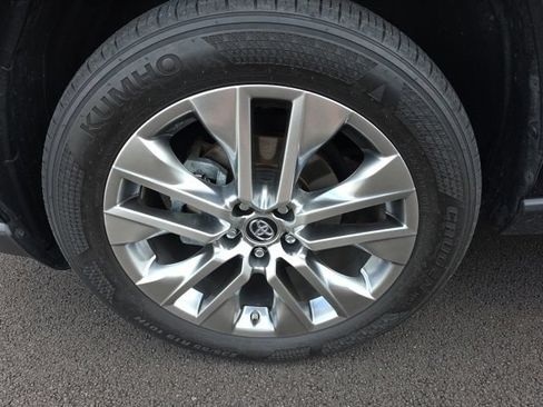 Used 2019 Toyota RAV4 Limited w/ Cold Weather Package AWD/4WD image 10