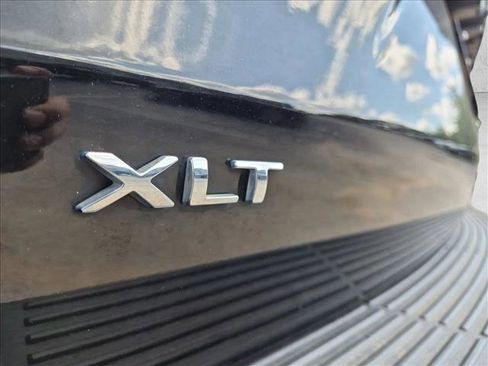 Used 2018 Ford Expedition Max XLT w/ Equipment Group 202A RWD image 13