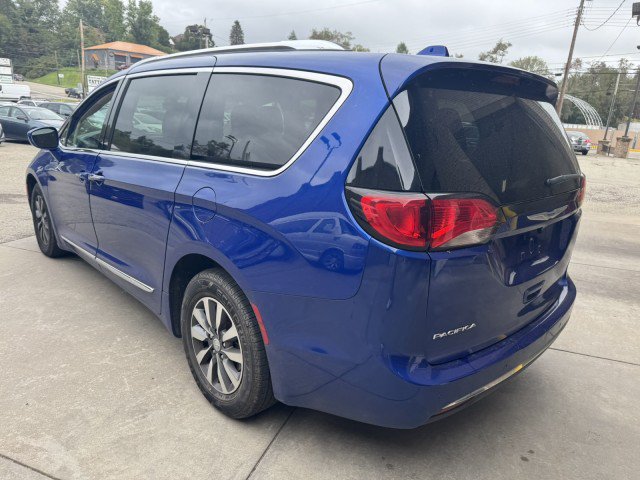 Used 2020 Chrysler Pacifica Touring-L Plus FWD image 5