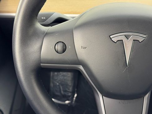 Used 2020 Tesla Model 3 Standard Range Plus image 19