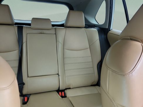 Used 2019 Toyota RAV4 XLE Premium FWD image 10