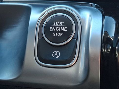 Used 2022 Mercedes-Benz GLB 250 4MATIC image 17