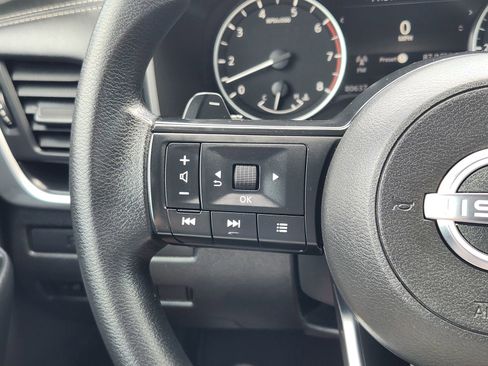 Used 2024 Nissan Rogue S AWD/4WD image 33