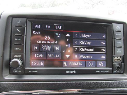 Used 2019 Dodge Grand Caravan SXT FWD image 12