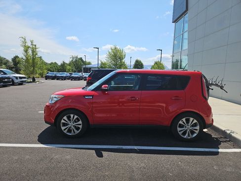Used 2016 Kia Soul ! w/ Premium Package FWD image 4