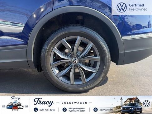Certified 2023 Volkswagen Tiguan SE w/ Panoramic Sunroof Package AWD/4WD image 4