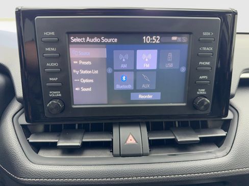 Used 2019 Toyota RAV4 XLE FWD image 25
