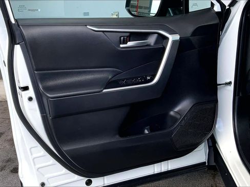 Used 2024 Toyota RAV4 XLE w/ Convenience Package FWD image 23