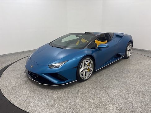 Used 2020 Lamborghini Huracan EVO RWD image 26