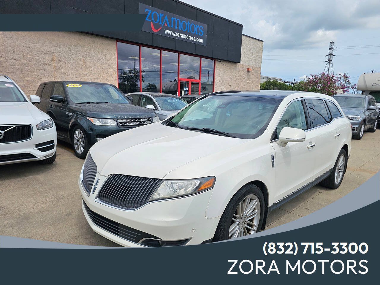 Used 2013 Lincoln MKT AWD image 1