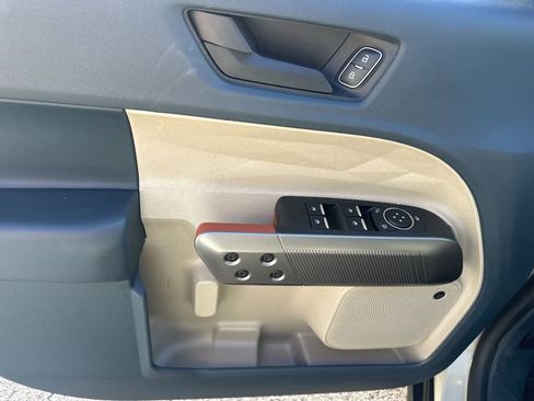 Used 2025 Ford Maverick Lariat image 13