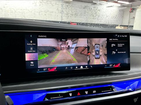 Certified 2025 BMW 760i xDrive image 22