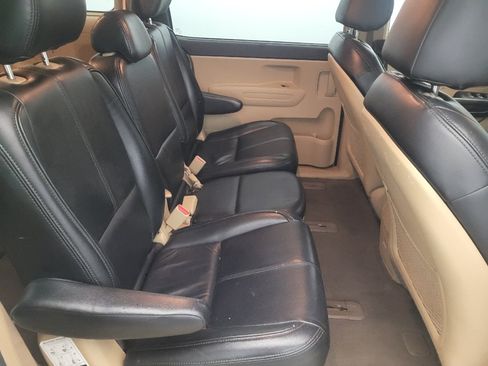 Used 2015 Kia Sedona LX w/ LX Convenience Package FWD image 19