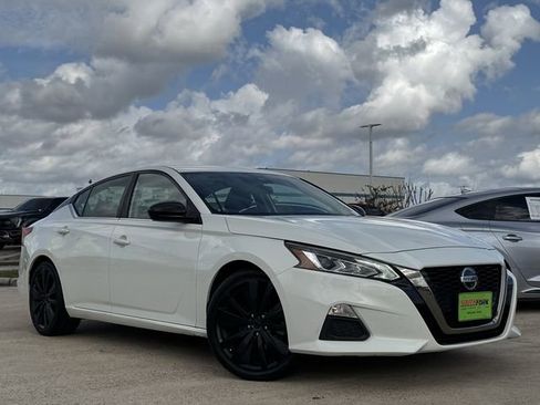 Used 2020 Nissan Altima 2.5 SR image 2