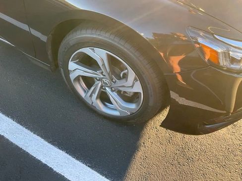 Used 2018 Honda Accord EX image 3