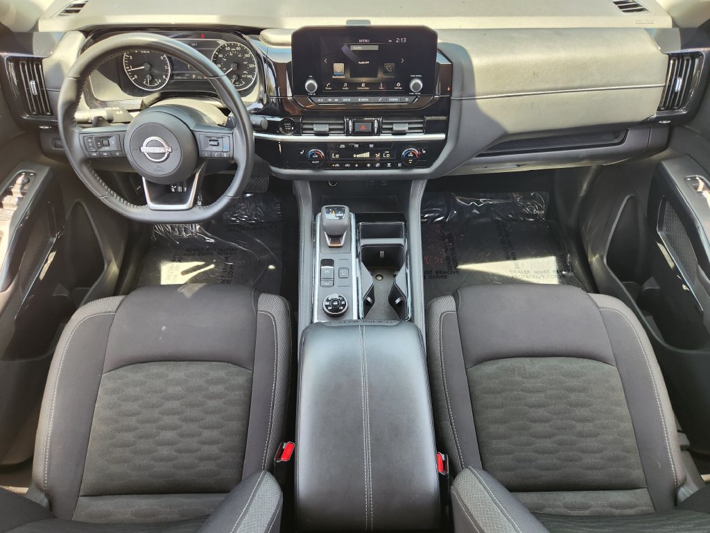 Used 2025 Nissan Pathfinder SV AWD/4WD image 25