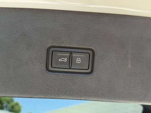 Certified 2023 Audi Q8 Premium w/ Convenience Package AWD/4WD image 7