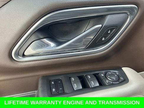 Used 2021 Chevrolet Suburban LT w/ LT Signature Package RWD image 21