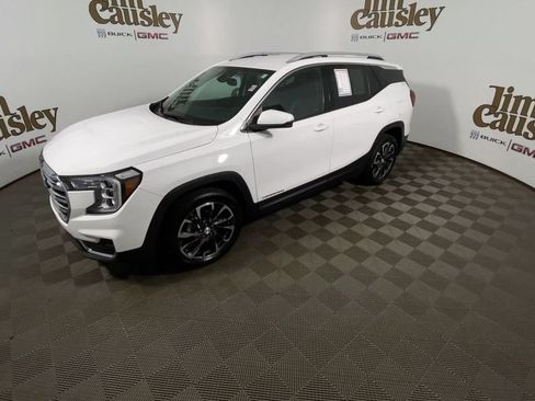 Certified 2023 GMC Terrain SLT FWD image 4
